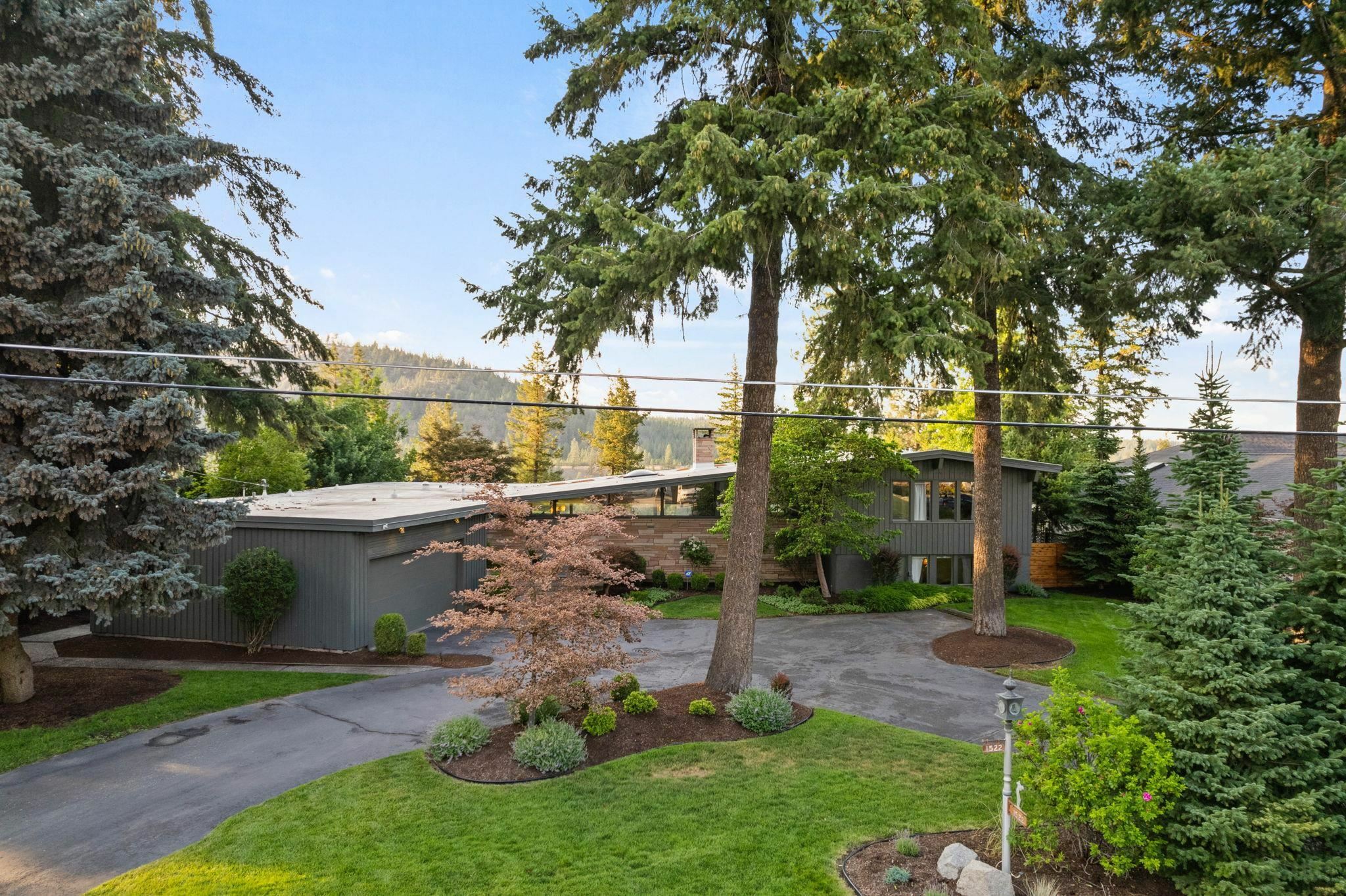 Property Photo:  1522 W Fairway Dr  WA 99218 