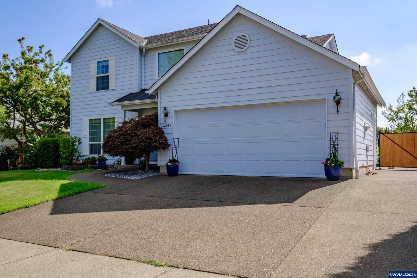Property Photo: 4667 Chinook Dr SW OR 97321-0000