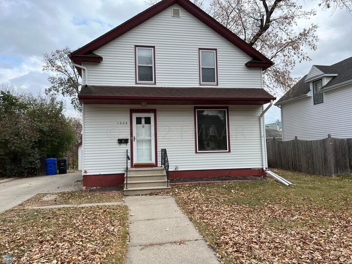 1220 6 Street S  Fargo ND 58103 photo