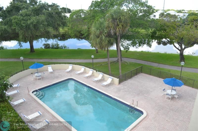 Property Photo:  2320 S Cypress Bend Dr 404  FL 33069