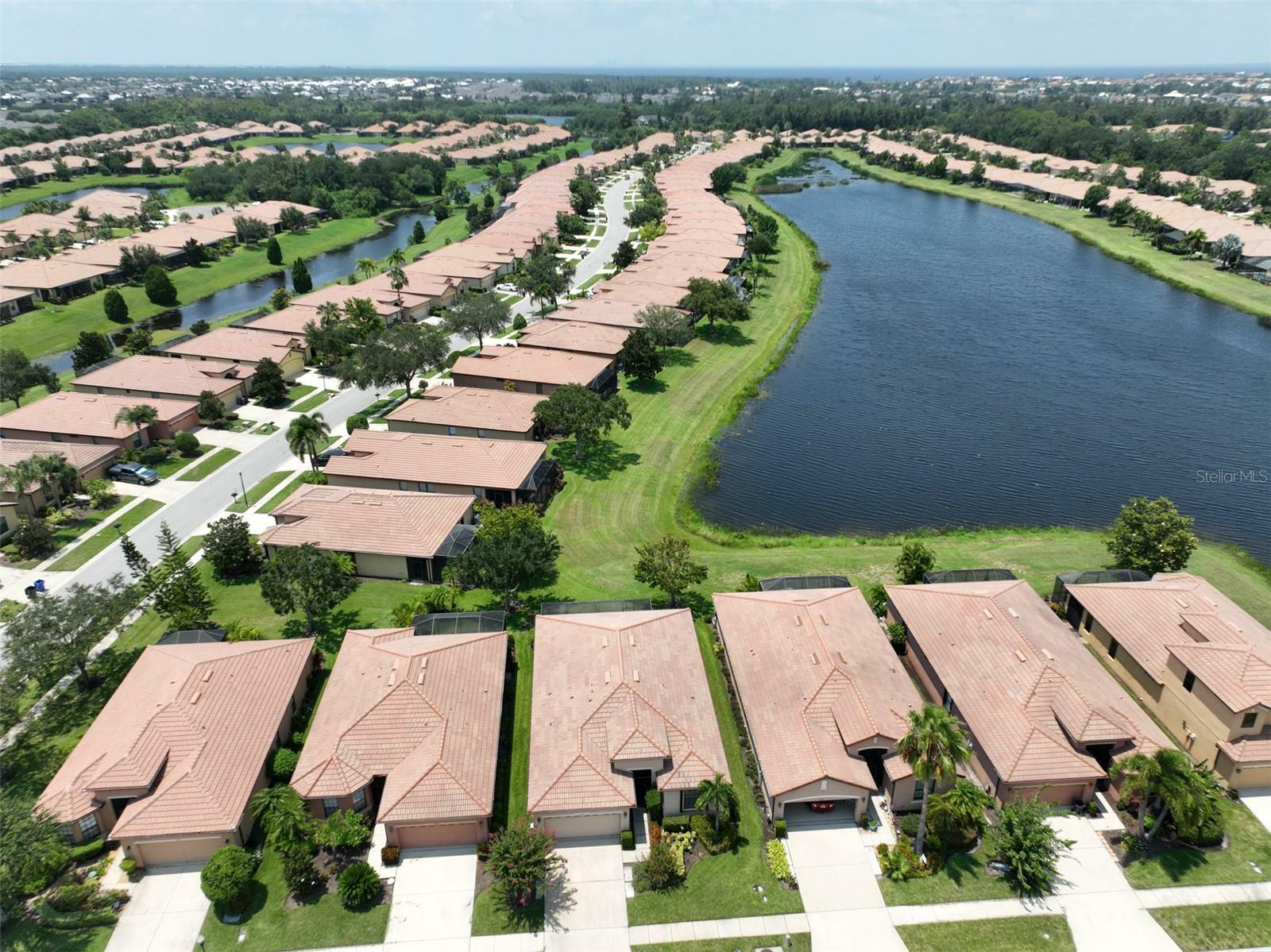 Property Photo:  5724 Sunset Falls Drive  FL 33572 