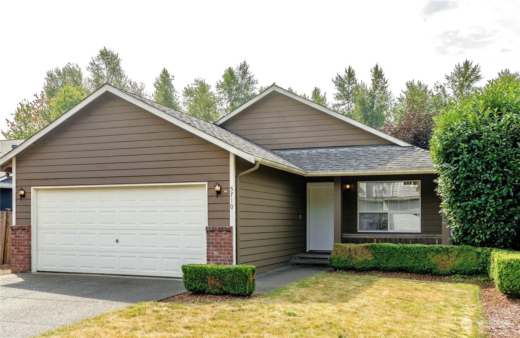 Property Photo:  5710 130th Place NE  WA 98271 