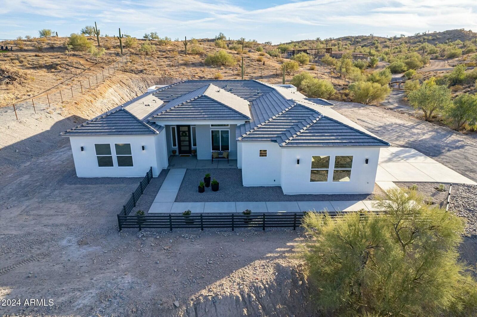 Property Photo: 3555 W Hummingbird Lane AZ 85144