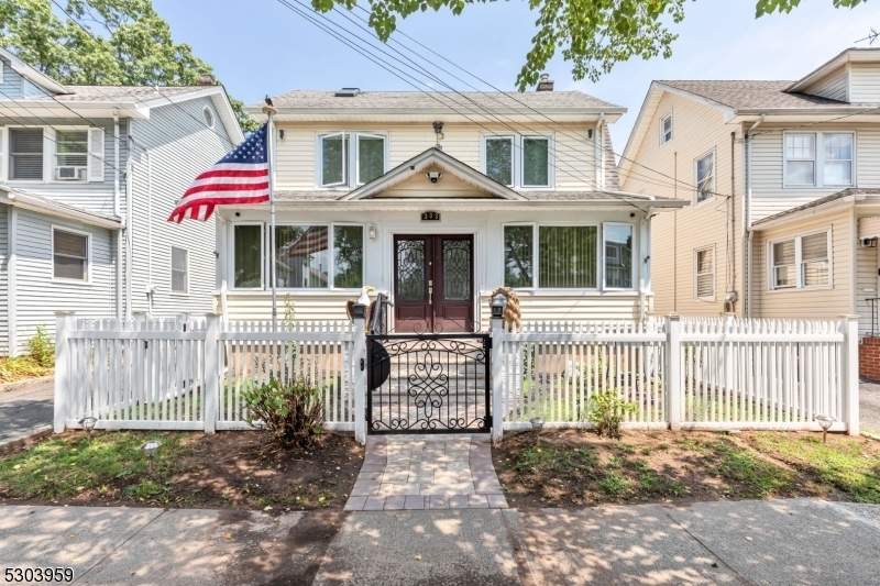 Property Photo:  333 Hemlock St  NJ 07204 