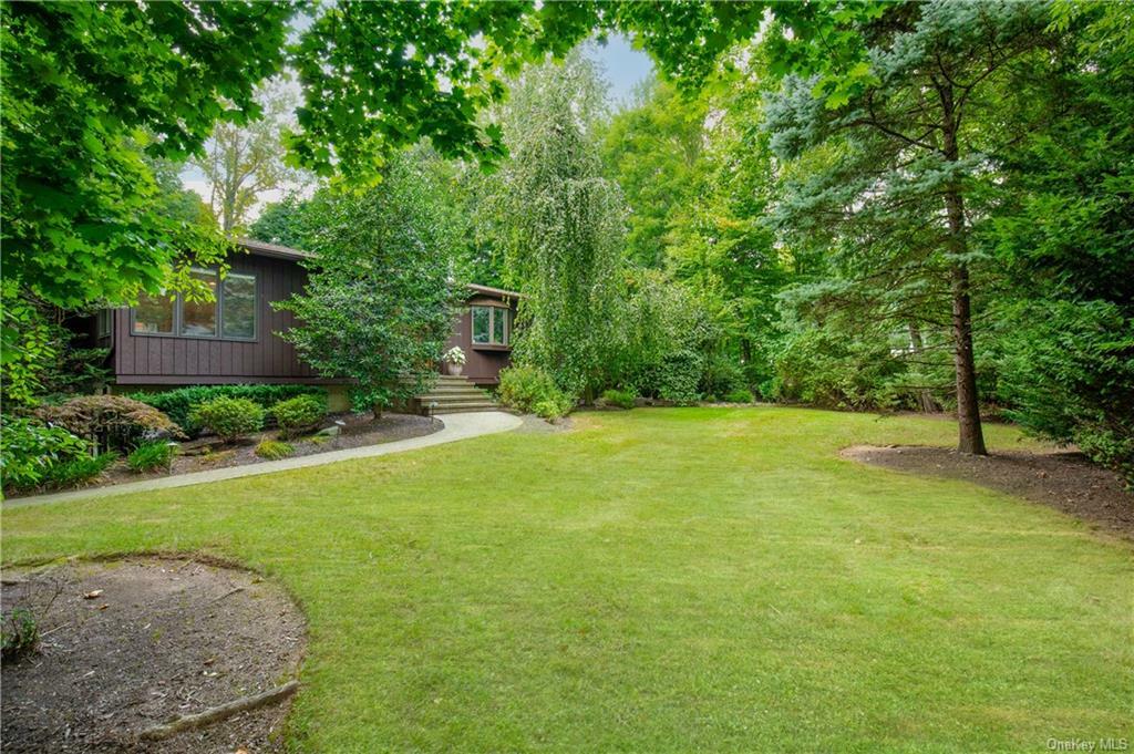 Property Photo:  2 White Birch Court  NY 10956 