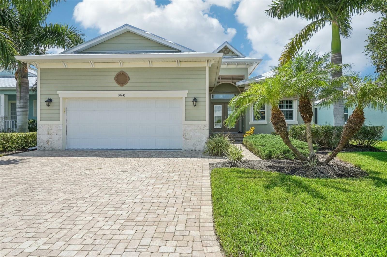 Property Photo:  10446 Coquina Court  FL 33946 