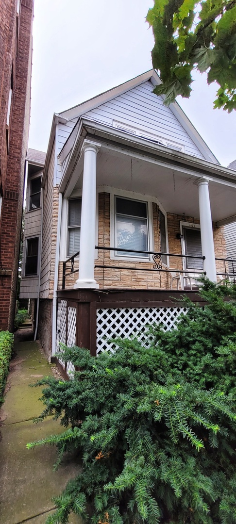 Property Photo:  1463 W Farragut Avenue  IL 60640 