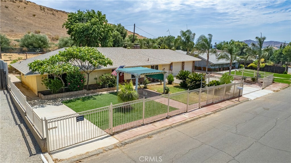 Property Photo:  2310 Loveland Drive  CA 92509 