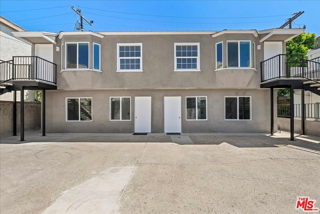 Property Photo:  1165 Stanford Street F  CA 90403 