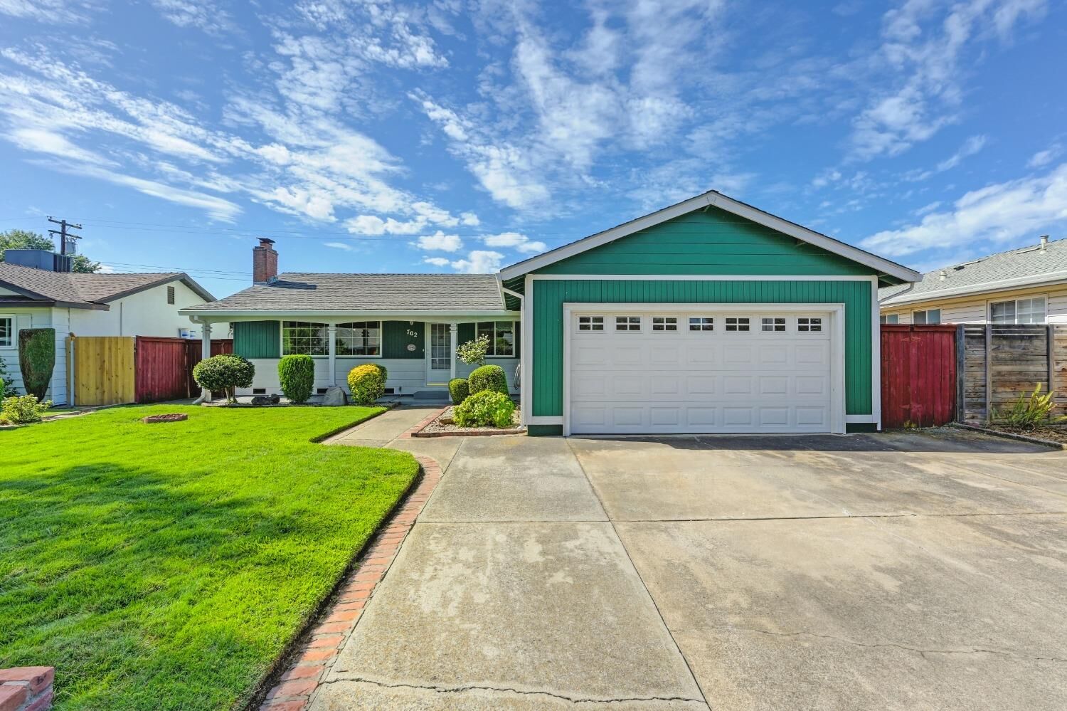 Property Photo:  702 Darling Way  CA 95678 