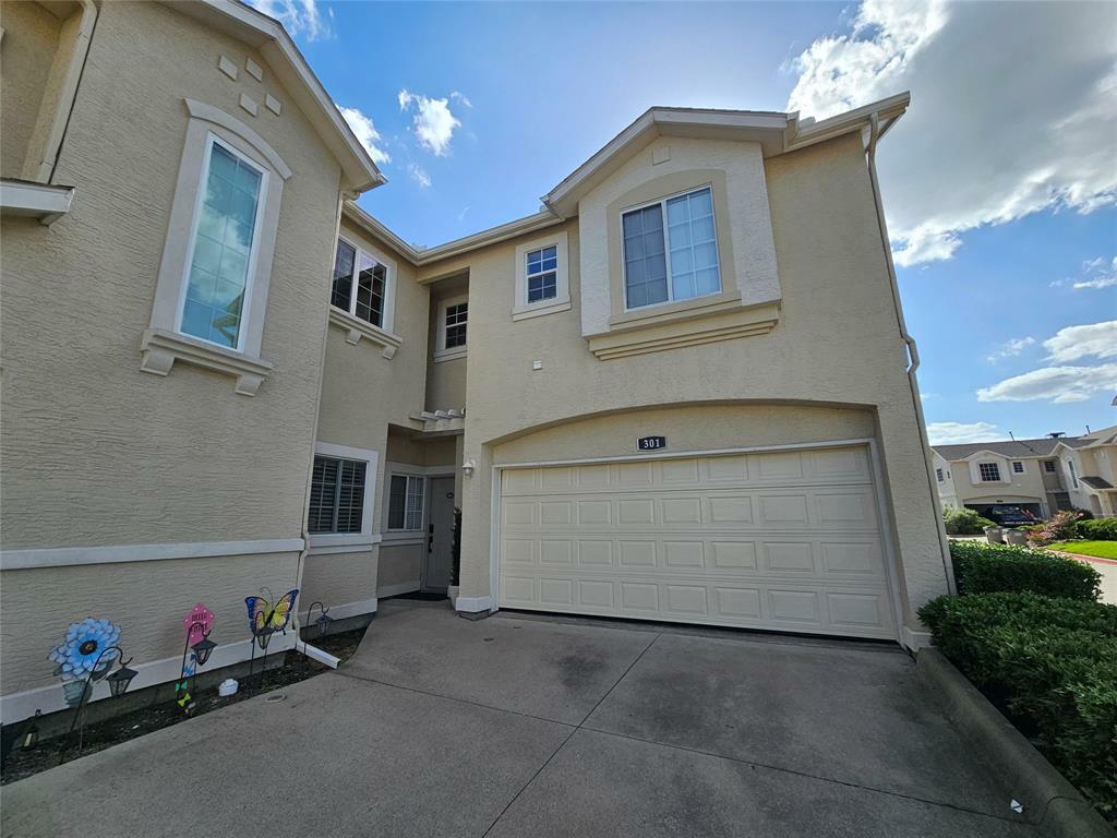 Property Photo: 706 S Jupiter Road 301 TX 75002