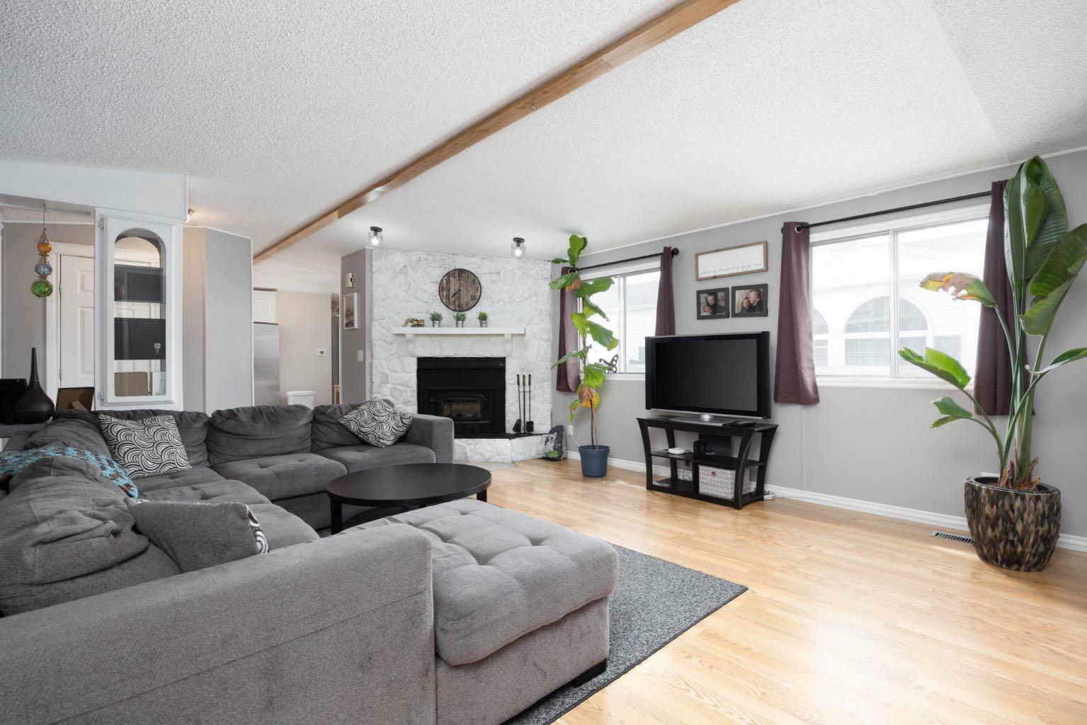 Property Photo:  176 Cokerill Crescent  AB T9K 2J2 