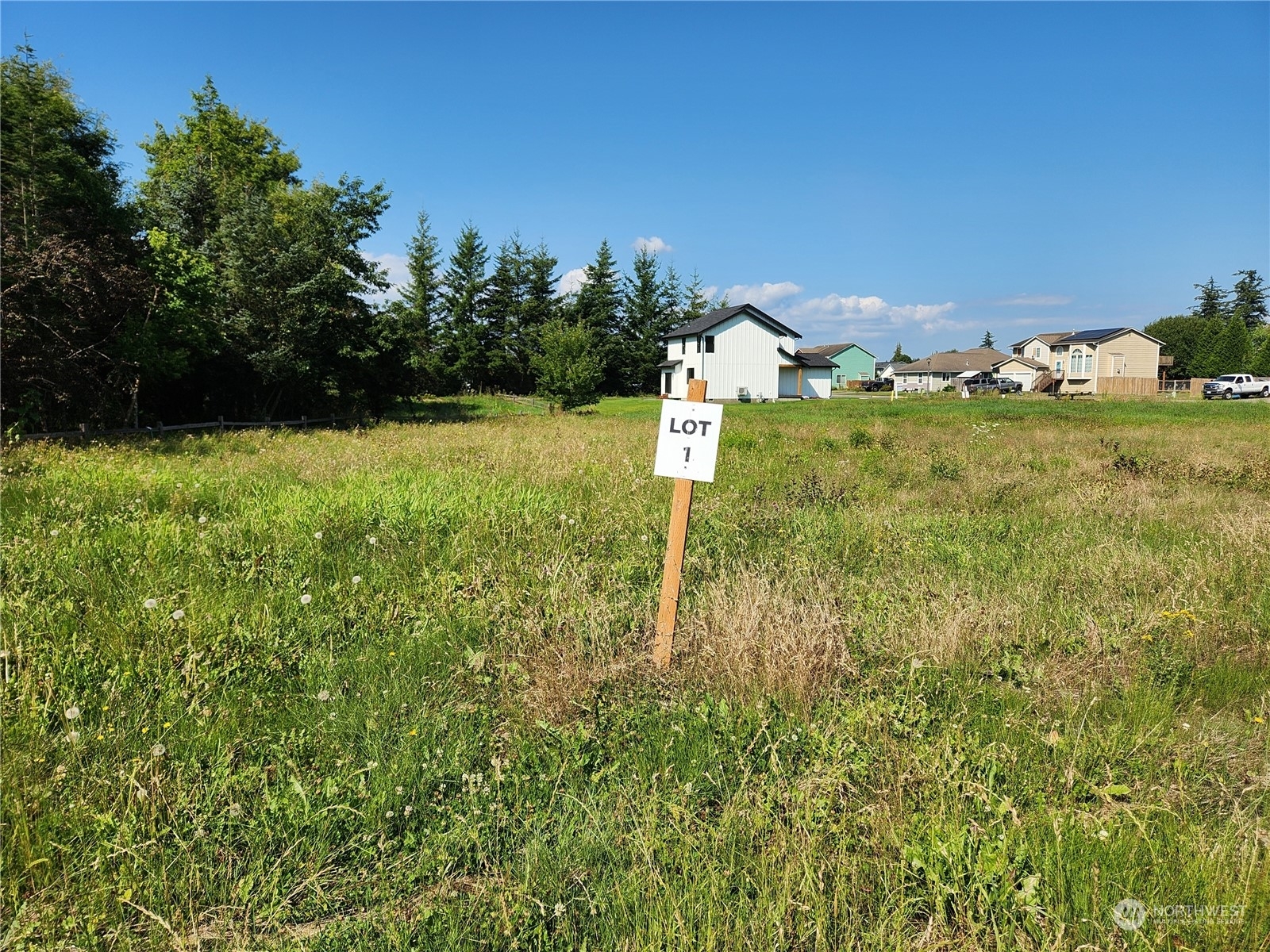 Property Photo: 407 E 2nd WA 98276