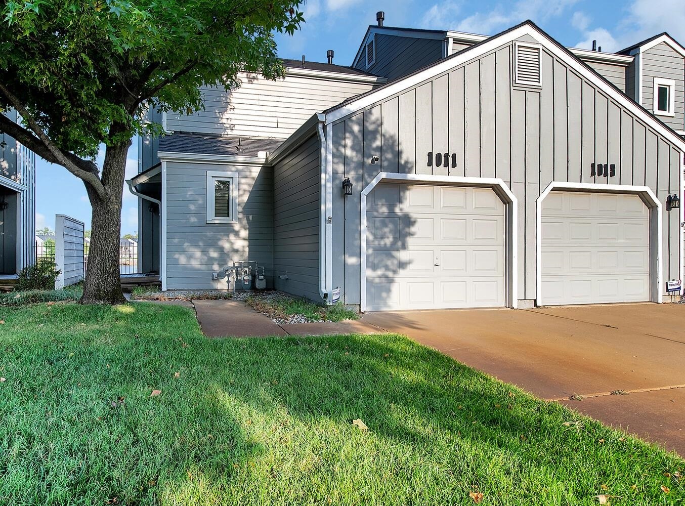 Property Photo:  1011 N Lakewind St  KS 67212-2875 