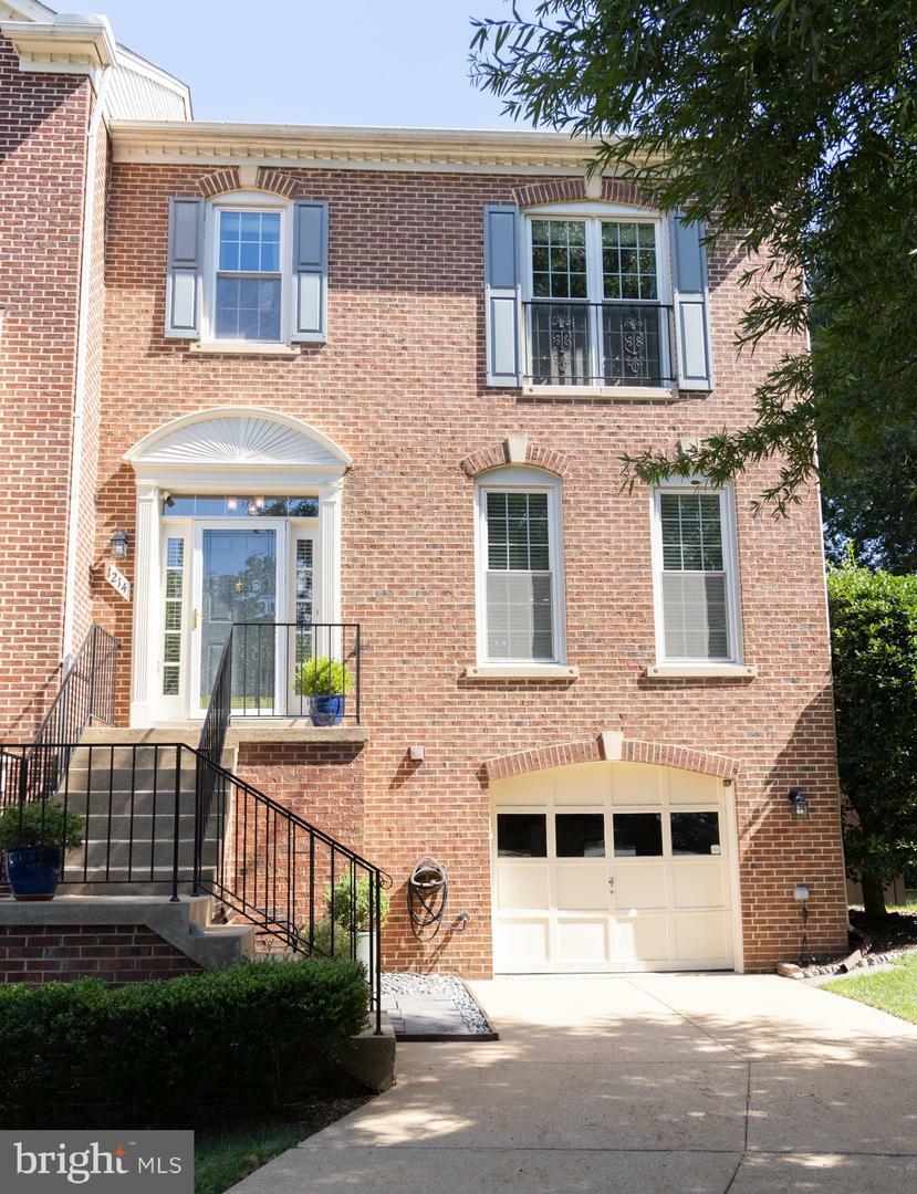 Property Photo:  1214 Dartmouth Road  VA 22314 