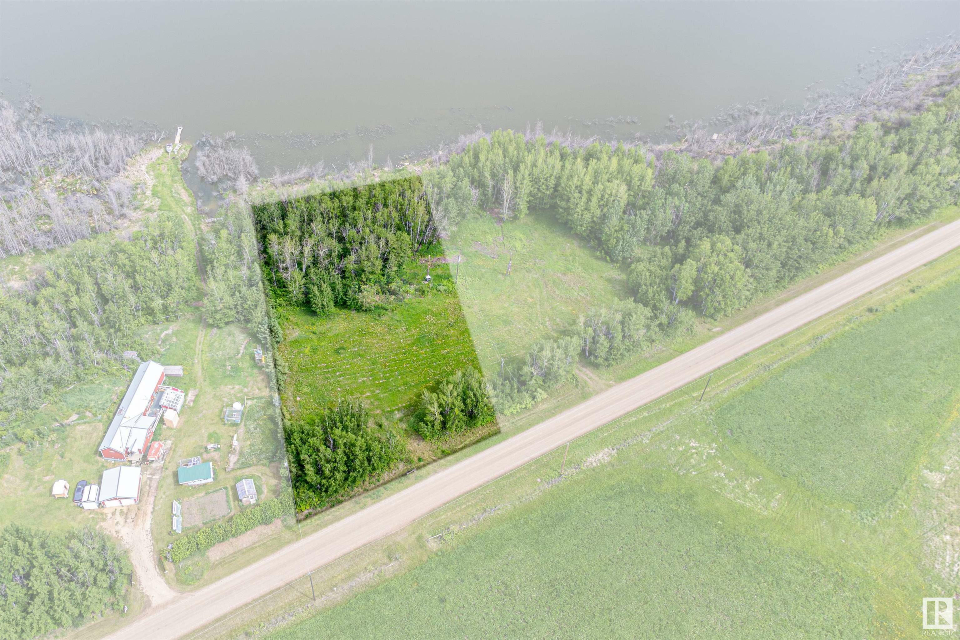 Photo de la propriété:  3 3424 Twp Rd 570  AB T0E 1A0 