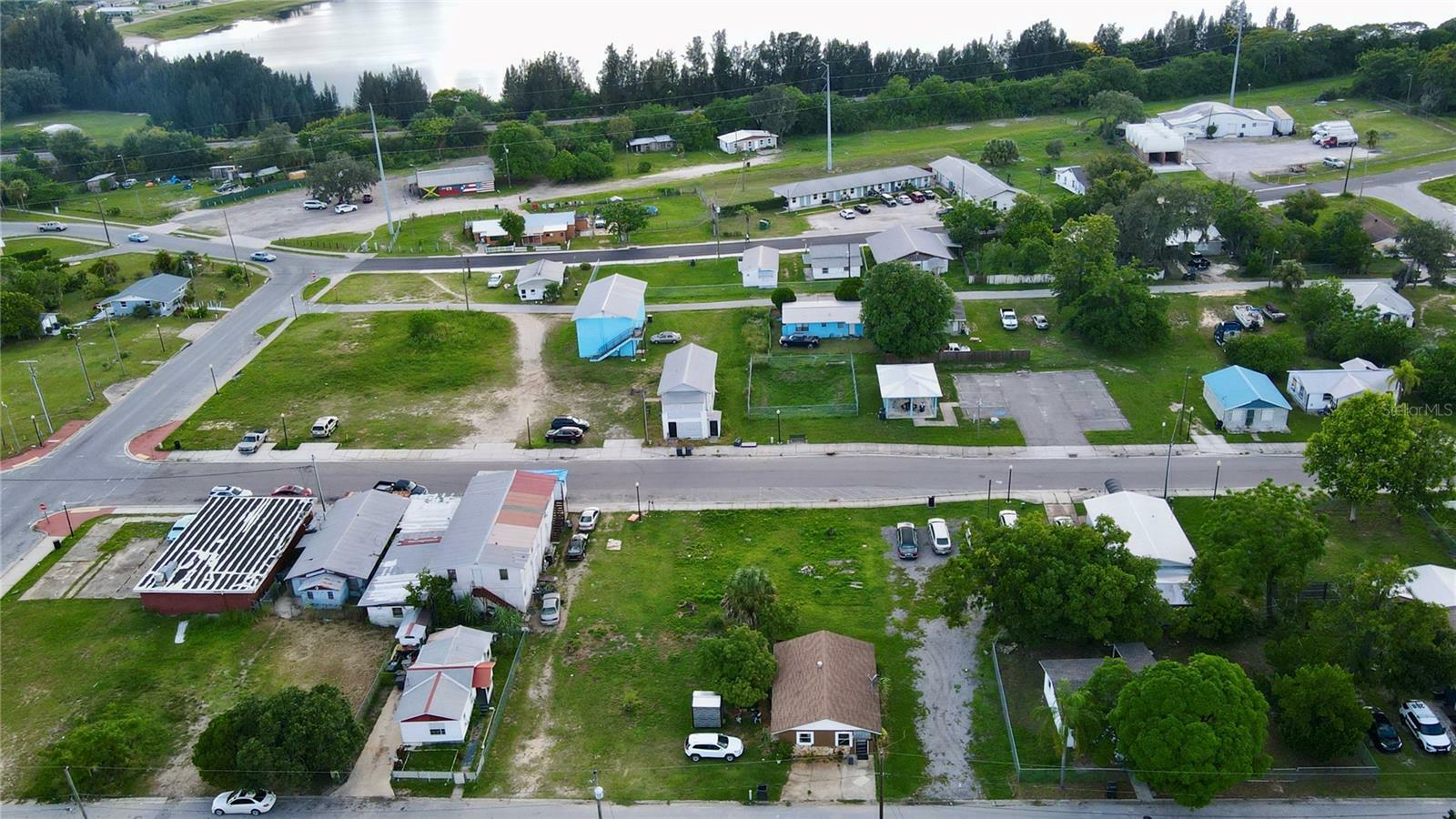 Property Photo:  938 S Pineland Avenue  FL 33825 