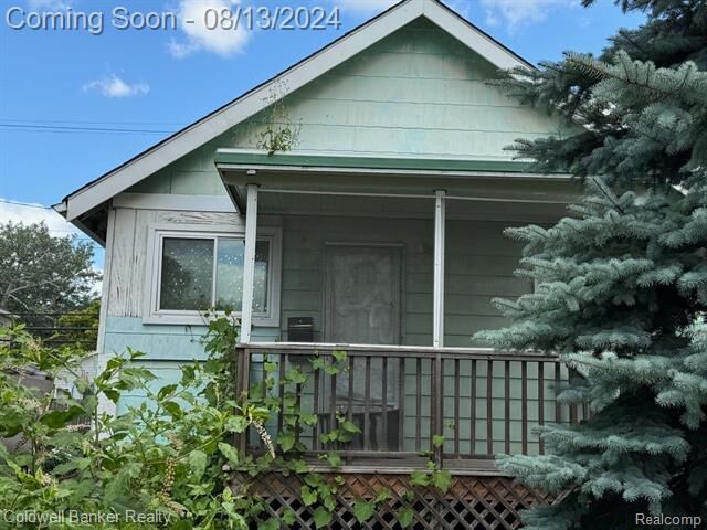 Property Photo: 17703 Wood Street MI 48122