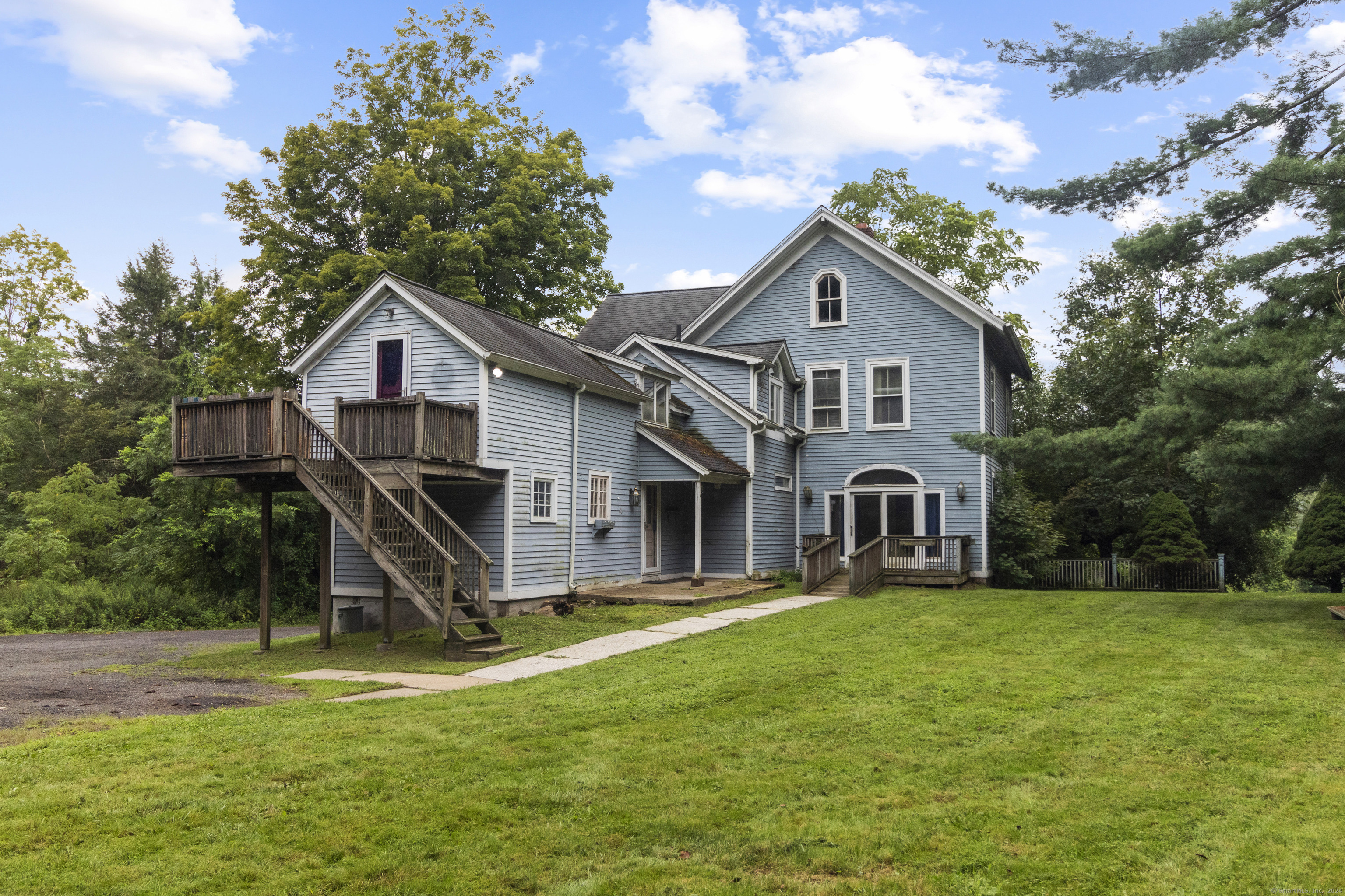 Property Photo:  562 Oxford Road  CT 06478 