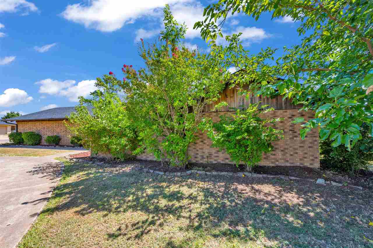 Property Photo:  2802 NW Templeton Terrace  OK 73505 