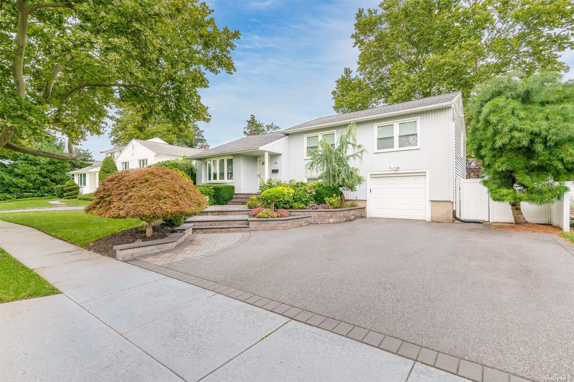 Property Photo:  19 Eaton Road  NY 11791 