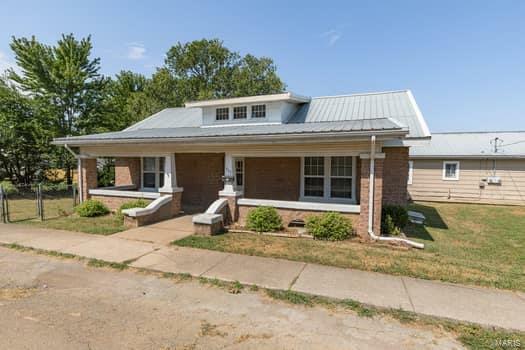 Property Photo:  602 High Street  MO 63645 