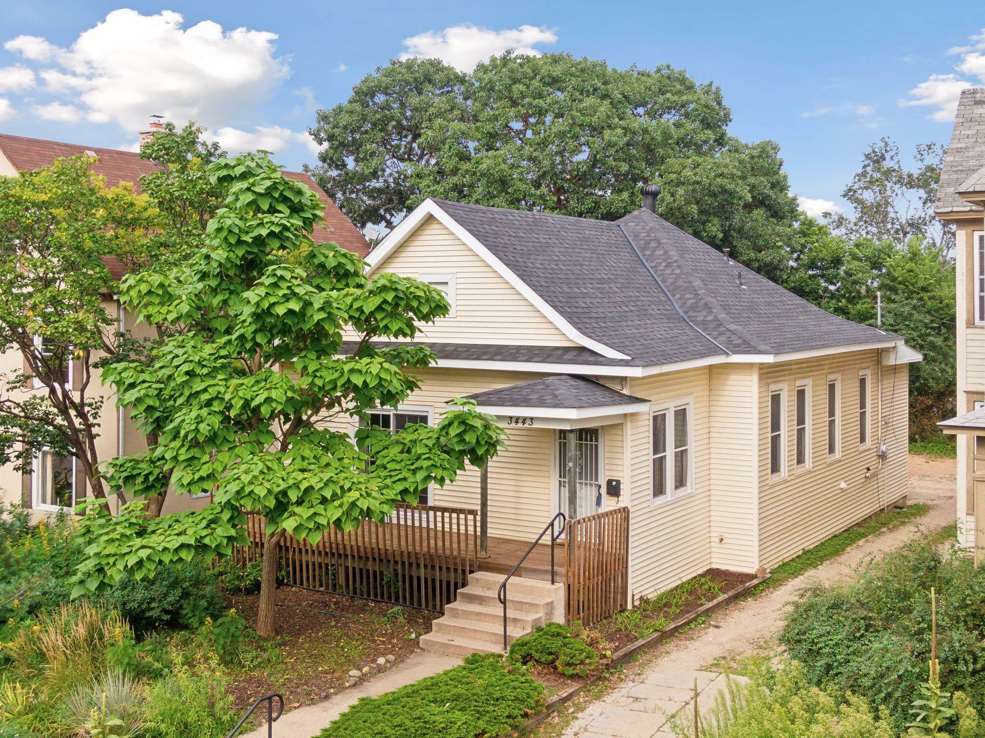 Property Photo:  3443 Hennepin Avenue  MN 55408 