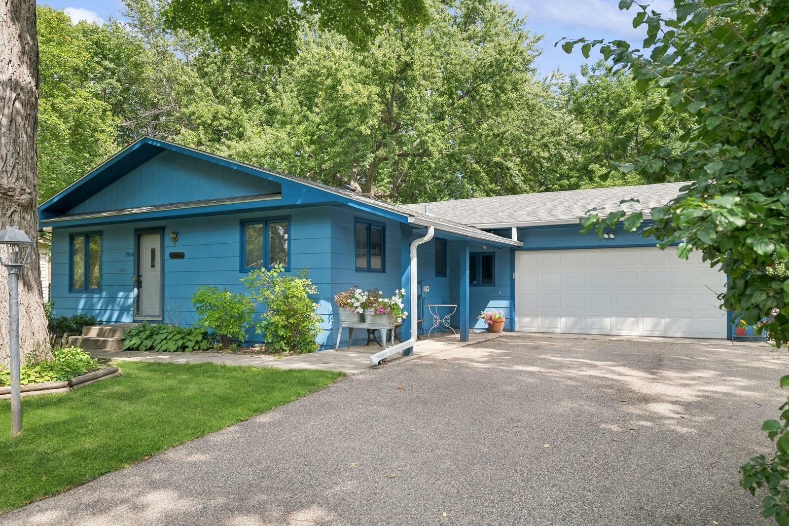 Property Photo:  704 Nixon Avenue SE  MN 55388 