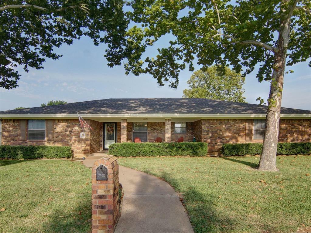 Property Photo:  1404 Tanglewood Drive  TX 76450 