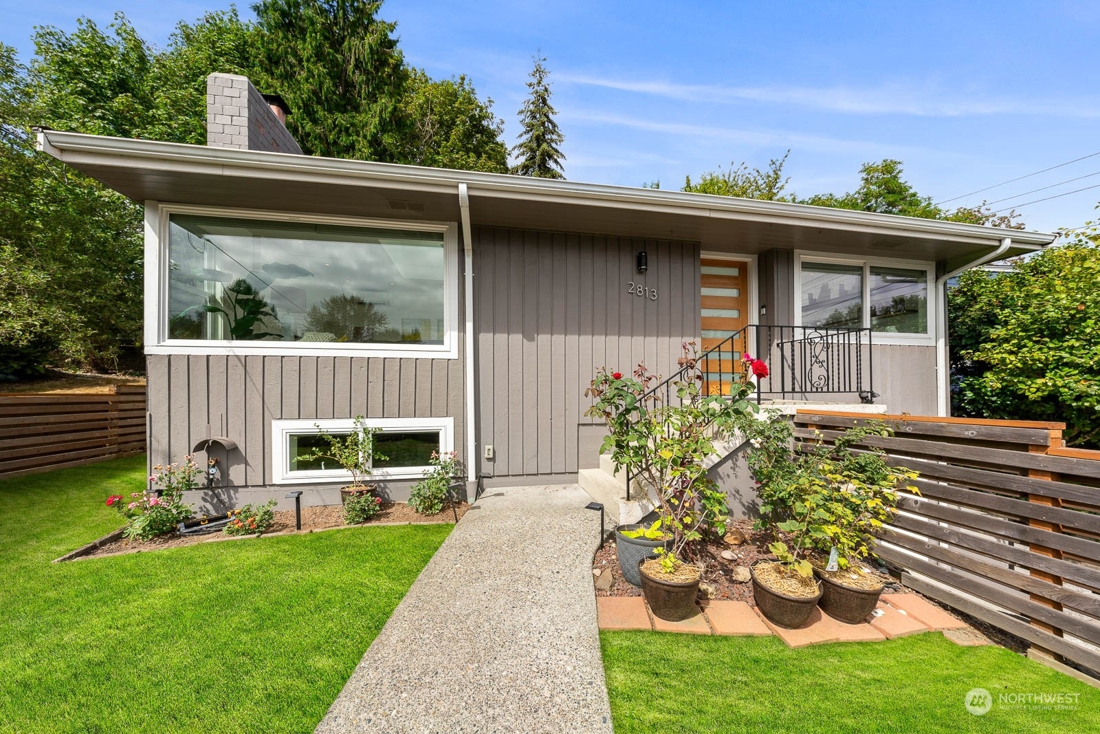 Property Photo:  2813 Harris Place S  WA 98144 