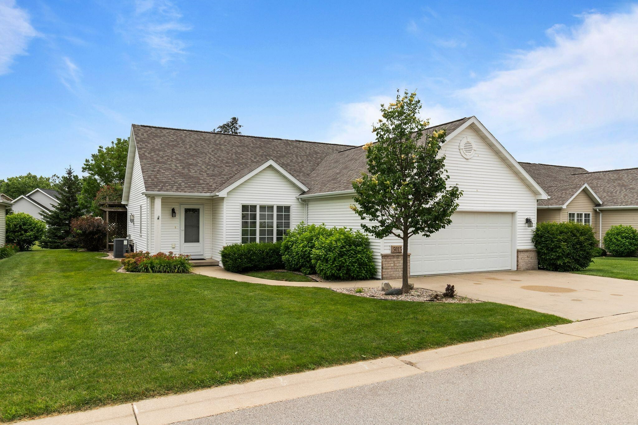 5015 W Boxwood Lane  Appleton WI 54913 photo