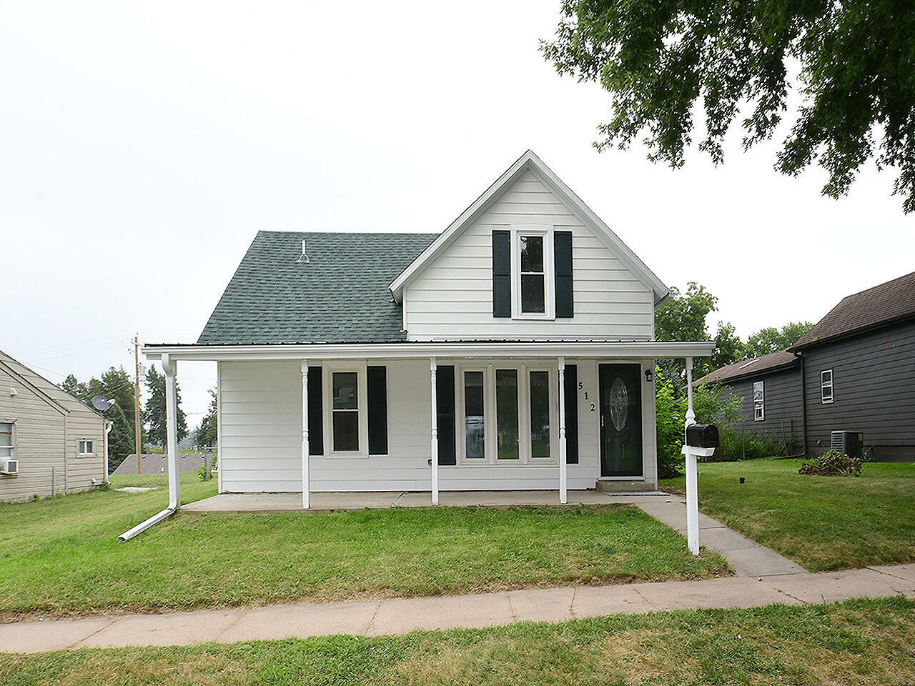 Property Photo:  512 N 4th  Avenue  IA 51546 