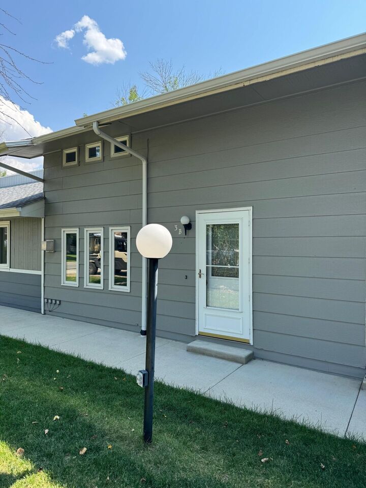 Property Photo:  1500 De Smet Avenue 3B  WY 82801 