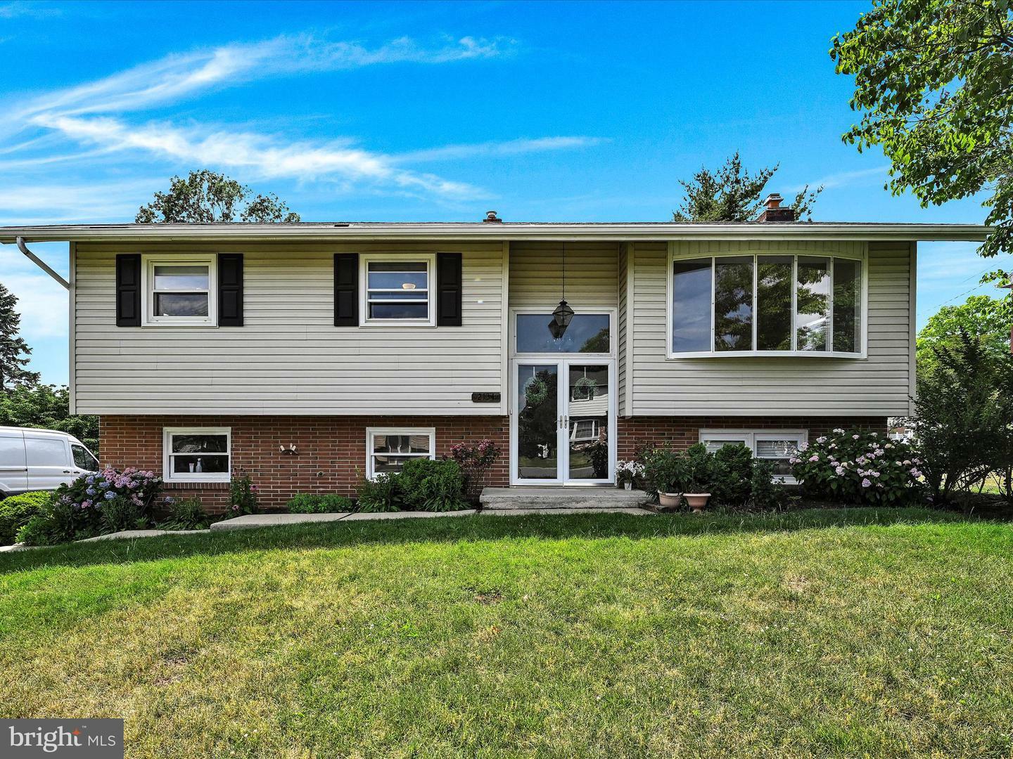 Property Photo:  2134 Sherwal Avenue  PA 17601 