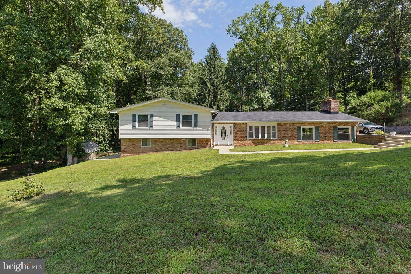 Property Photo:  8464 Cardinal Lane  MD 20695 