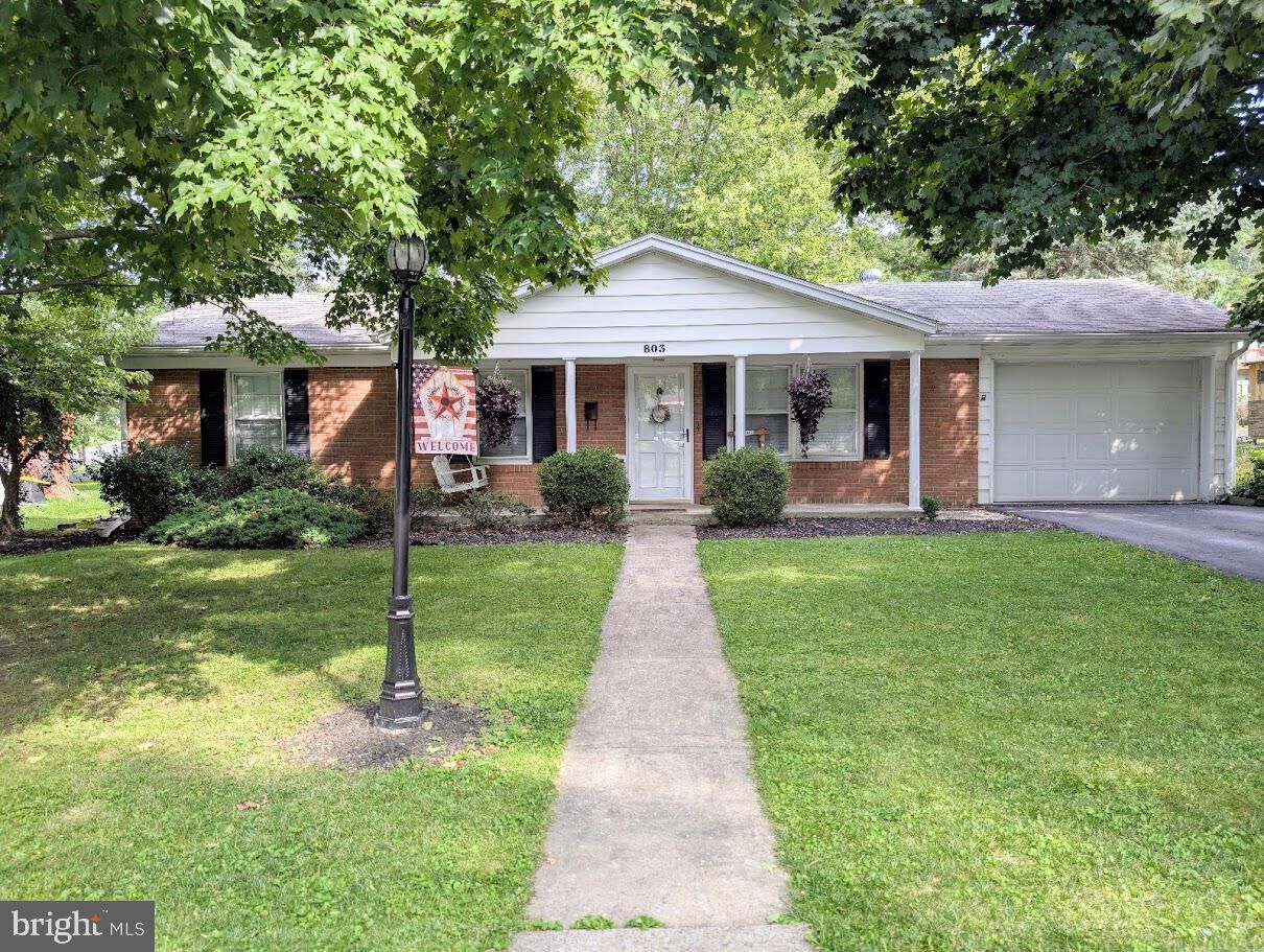 Property Photo:  803 Preston St  PA 15522 