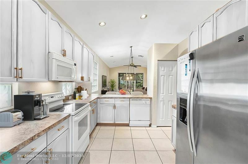 Property Photo:  8187 Bellafiore Way  FL 33472 