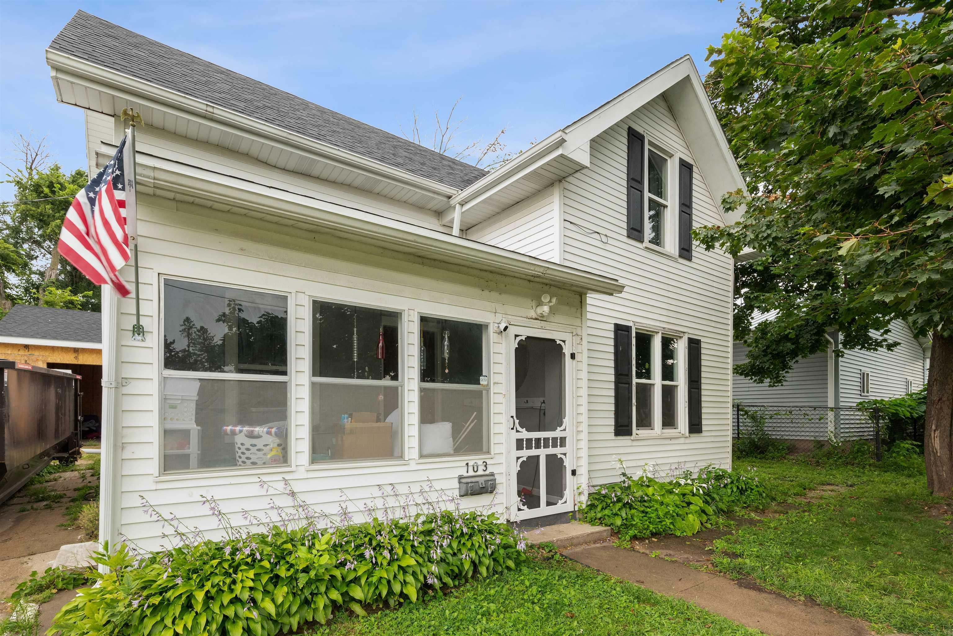 Property Photo:  103 Riverside Street  IA 50158 