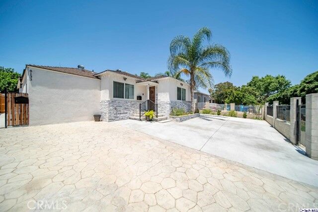Property Photo:  8135 Noble Avenue  CA 91402 