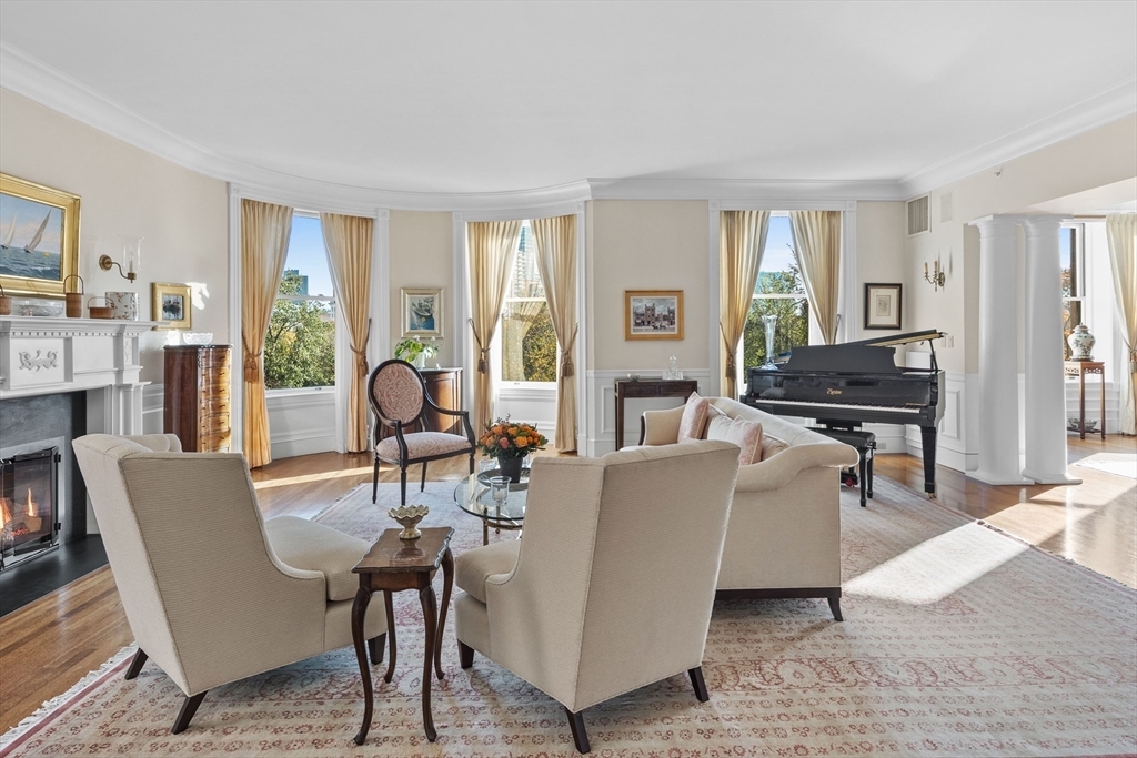 Property Photo:  34.5 Beacon St 3S  MA 02108 