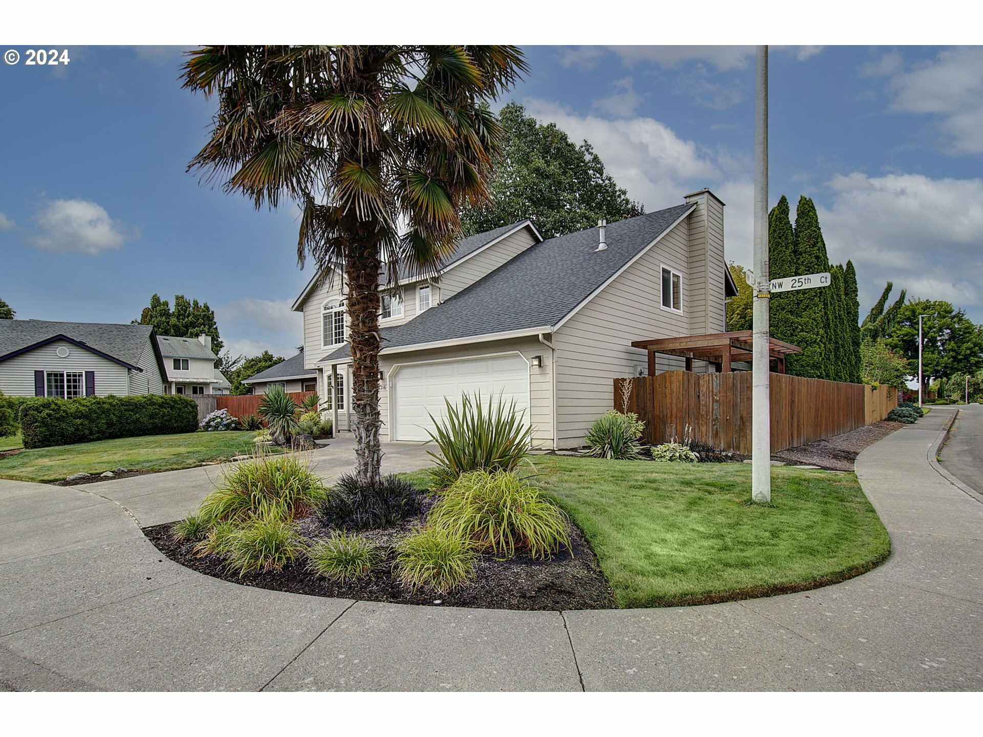 Property Photo:  11216 NW 25th Ct  WA 98685 