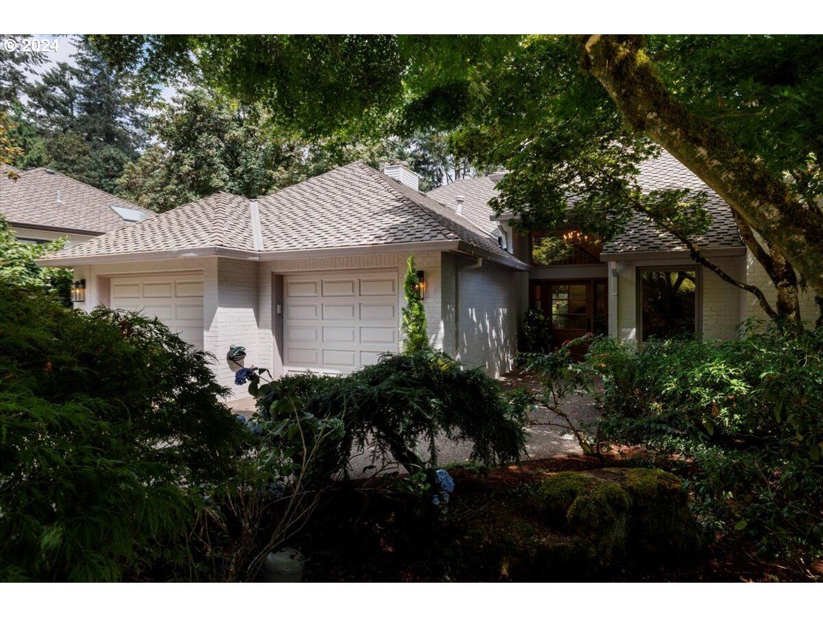 Property Photo: 1571 Bay View Ln OR 97034