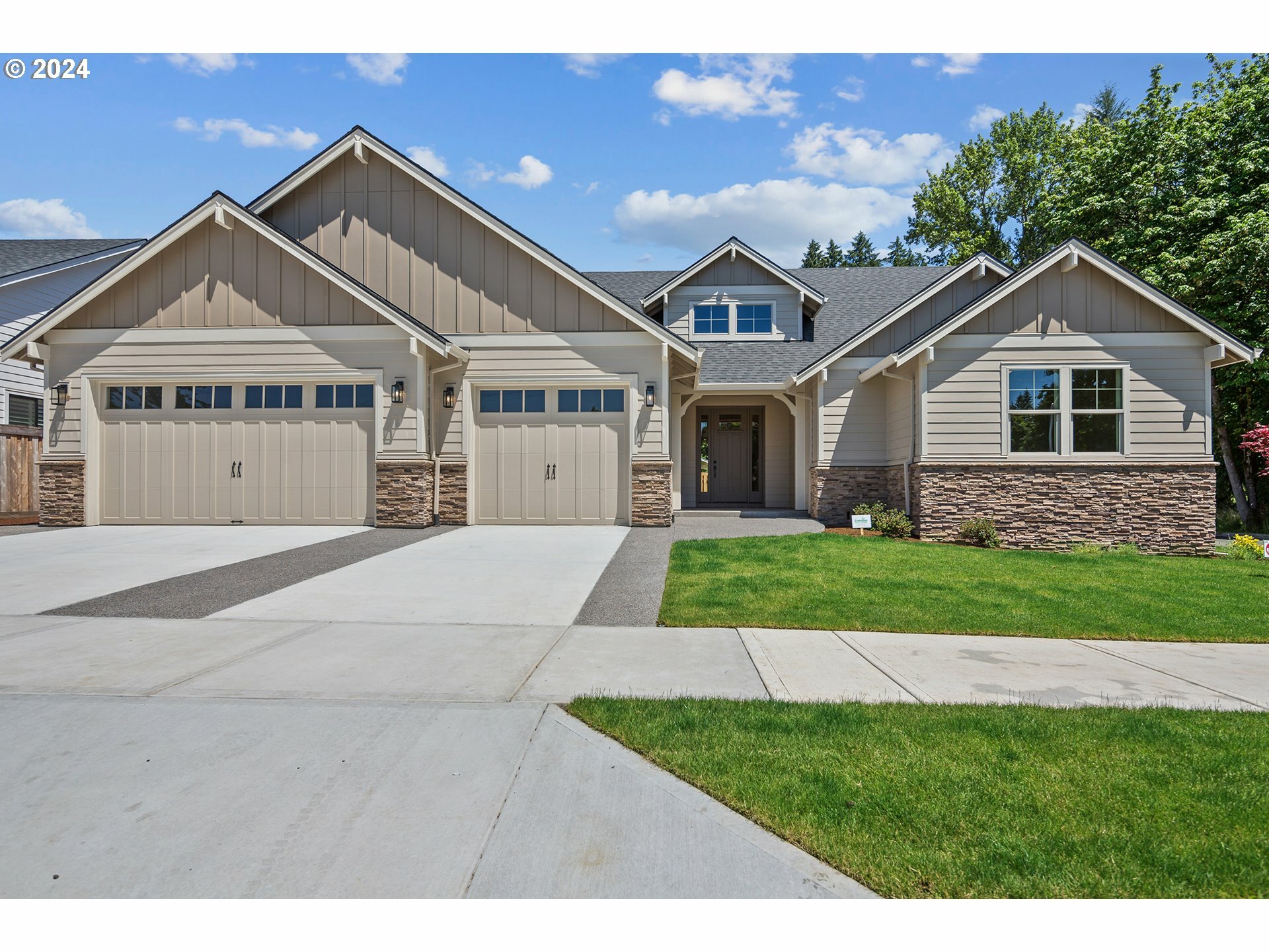 Property Photo: 2129 NE Spitz Rd OR 97013