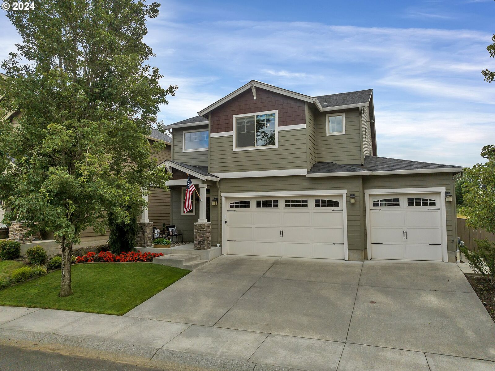 Property Photo: 3228 NW 45th Ct WA 98607