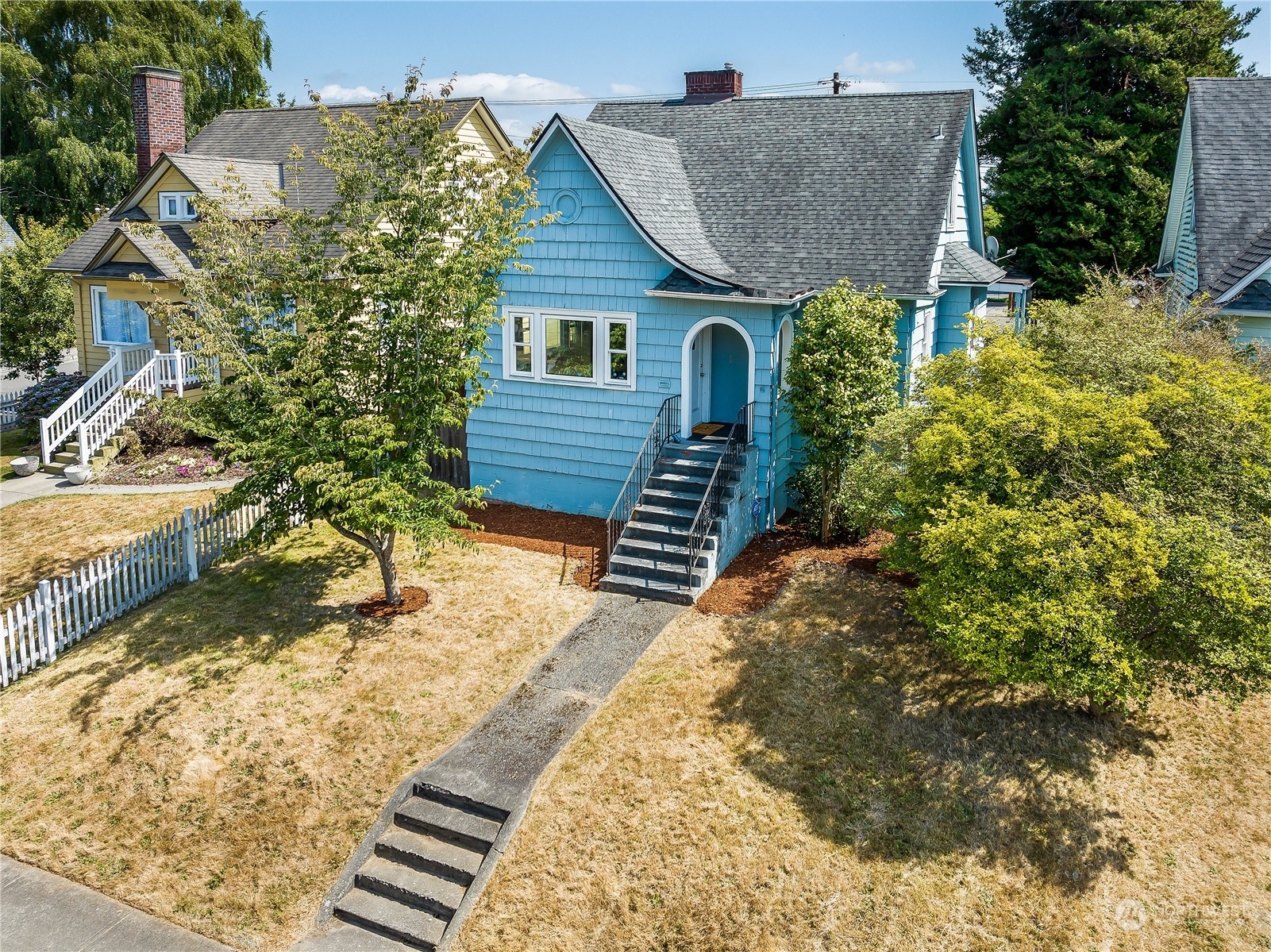 Property Photo:  1405 Lombard Avenue  WA 98201 