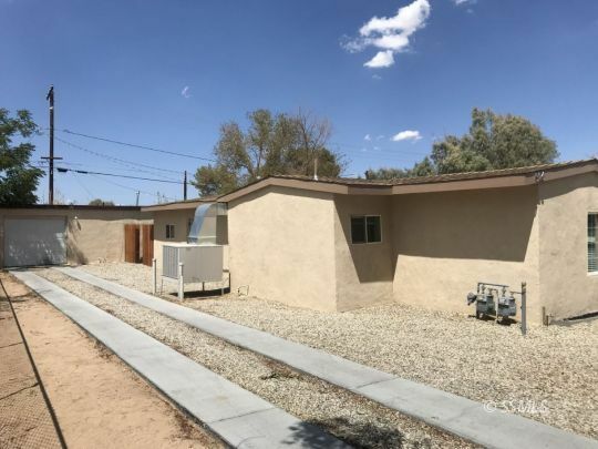 Property Photo:  326-328 W Upjohn Ave  CA 93555 