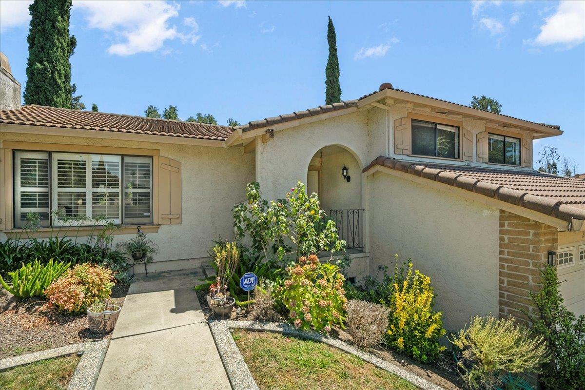 Property Photo:  2079 Flintcrest Drive  CA 95148 