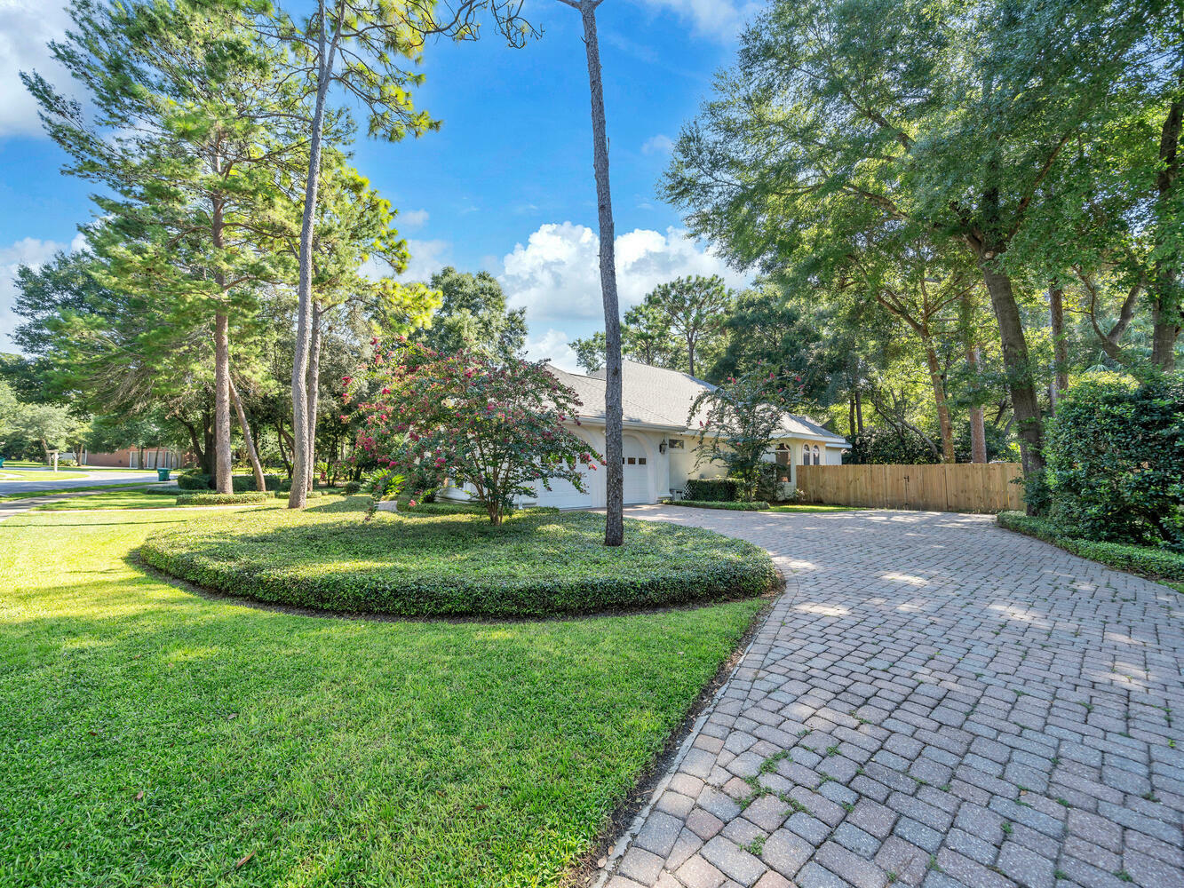 Property Photo:  831 Coldwater Creek Circle  FL 32578 