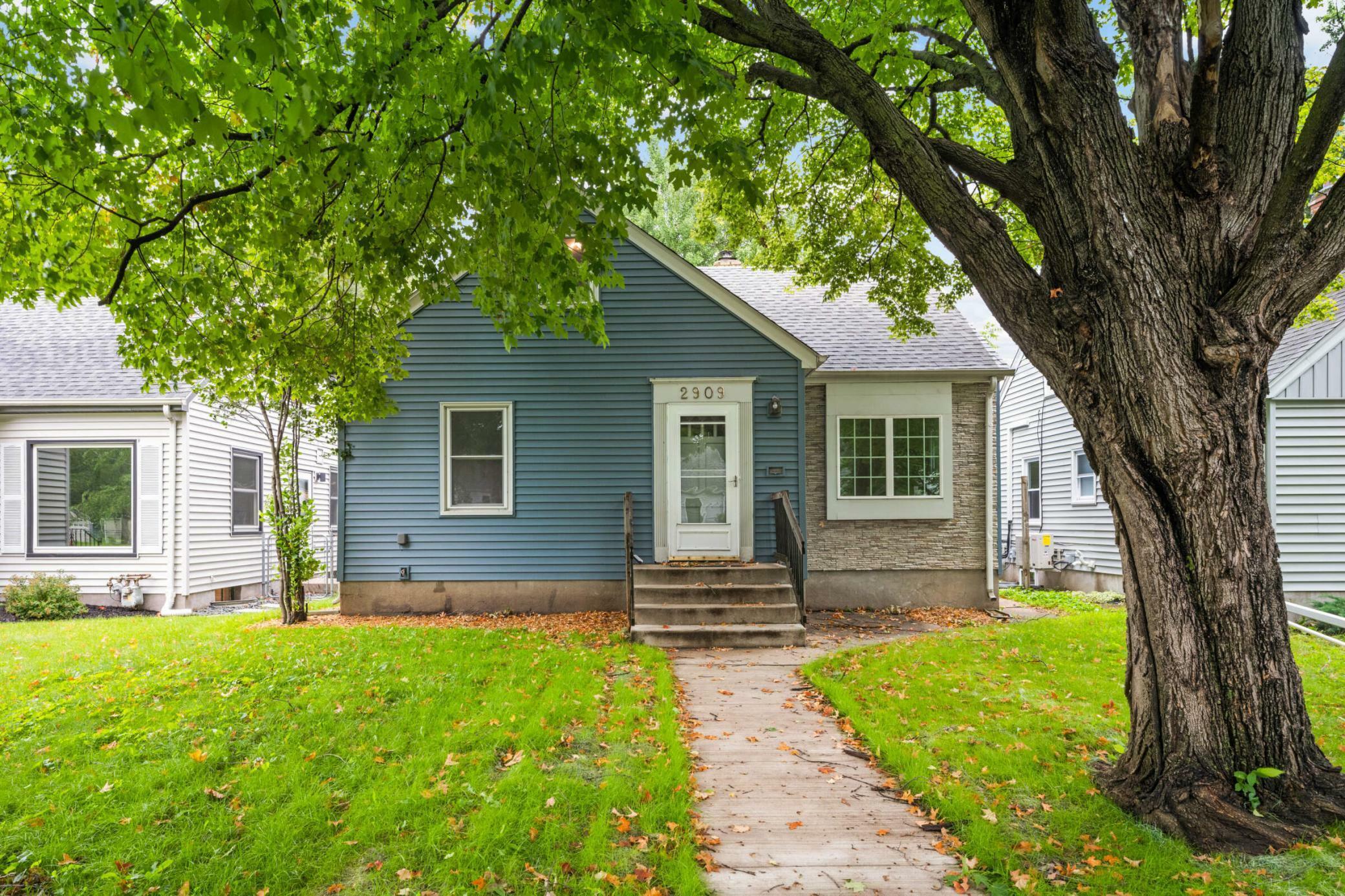 Property Photo:  2909 Georgia Avenue S  MN 55426 