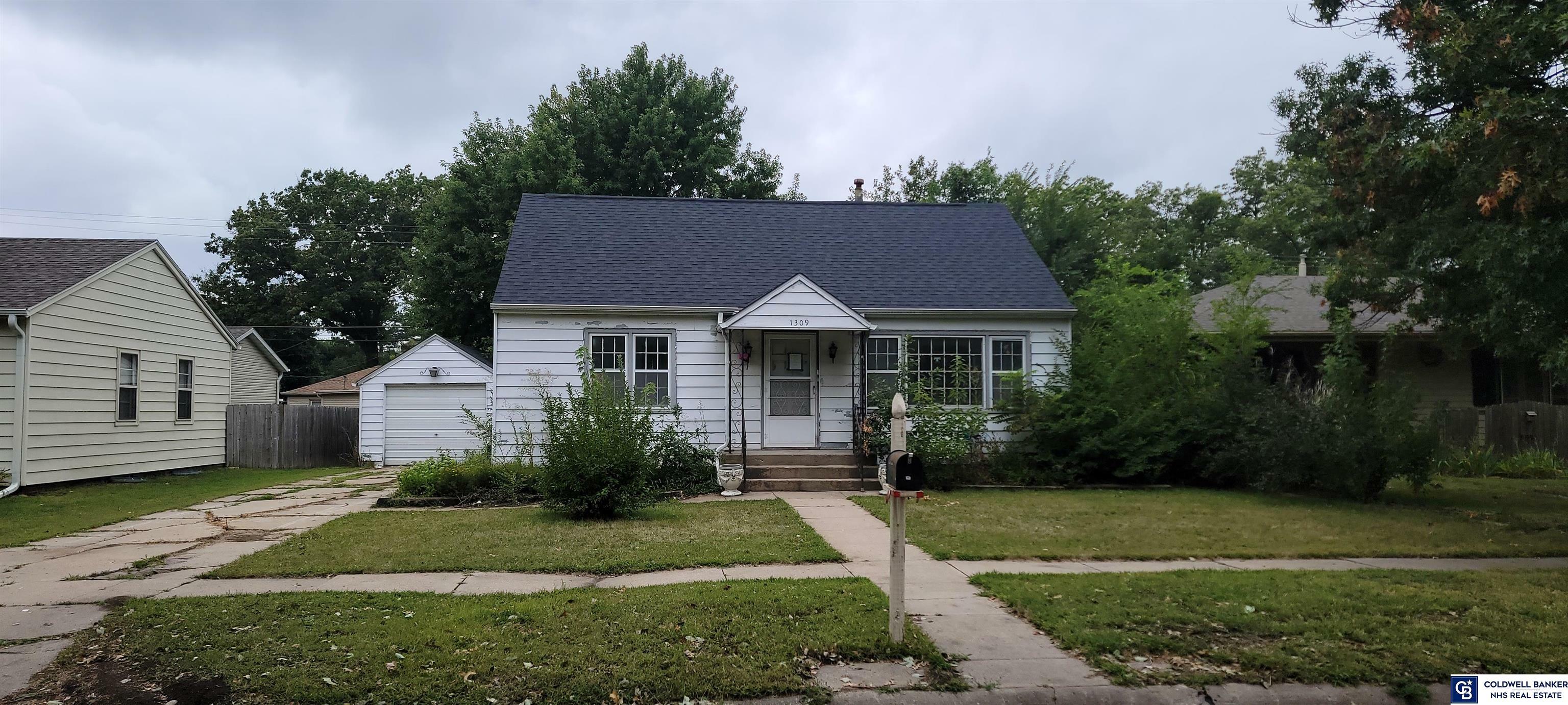 Property Photo:  1309 N Blackburn Avenue  NE 68467 